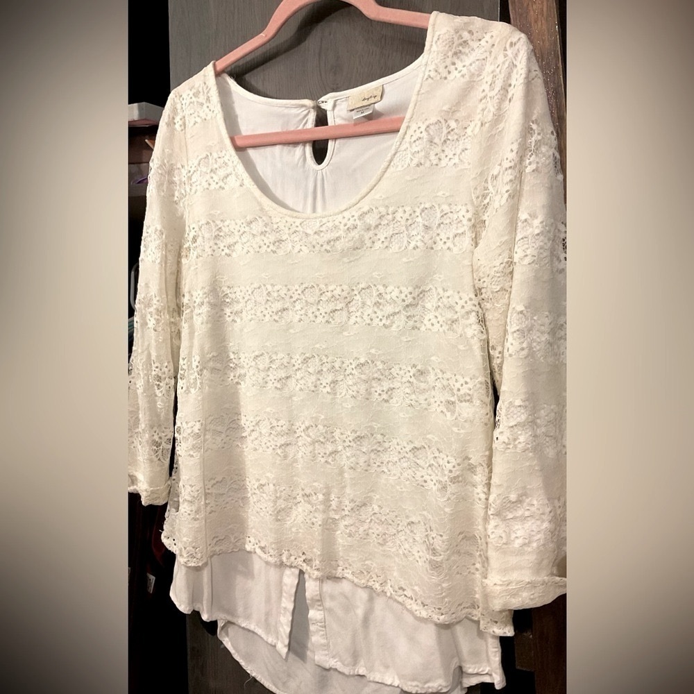 Daytrip Lace Overlay Top, medium, Back keyhole uneven hem top